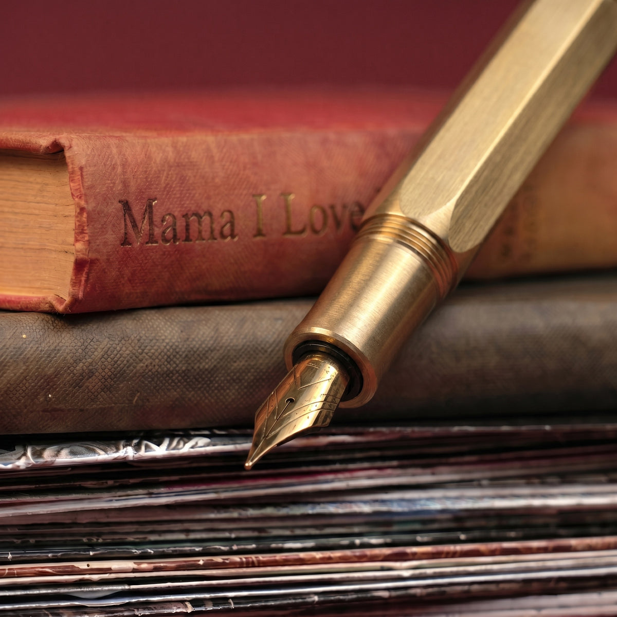 Momento Fountain Pen - Brass