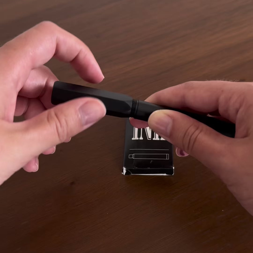 How to install the ink cartridge in the Momento Fountain Pen